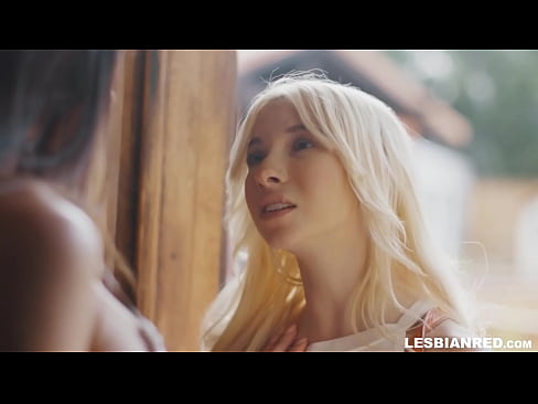 ❤️ Jenta kommer hjem noen måneder senere og ender opp med å spise stemorens fitte Sex hos oss ﹏