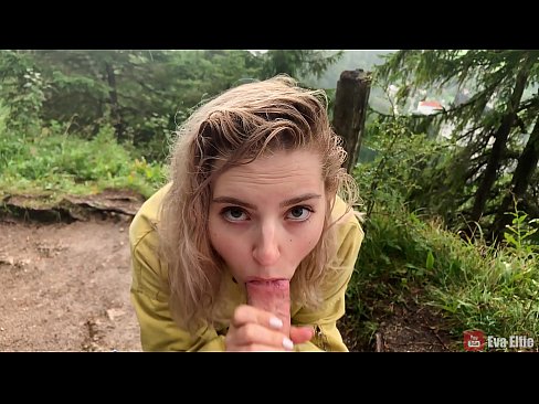 ❤️ Jente svelger cum etter en offentlig blowjob - Eva Elfi Sex hos oss ﹏